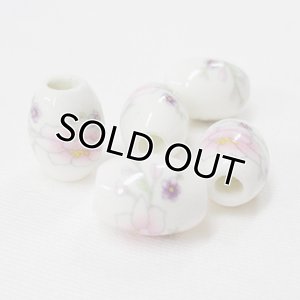 画像1: 陶器ビーズ　楕円花　10×7mm　薄桃 【5ヶ入】 (1)
