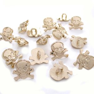画像2: ダイキャストボタン スカル(裏穴) 12×13mm 代用金メッキ 【5ヶ入】 (2)