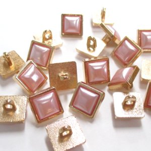 画像2: パールボタン スクエア(裏穴) 10.5mm ピンク 【5ヶ入】 (2)