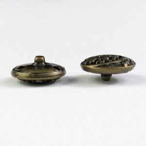 画像2: 真鍮メタルボタン ラウンド つた(裏穴) 25mm アンティークブラス 【10ヶ入】 (2)