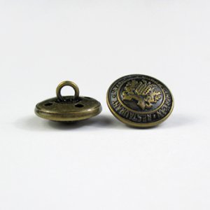 画像2: 真鍮メタルボタン 英字エンブレム(裏穴) 18mm アンティークブラス 【10ヶ入】 (2)