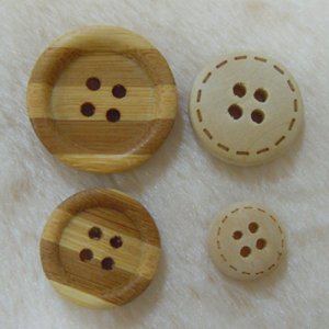 画像2: ウッドボタン 淵線(4穴) 18mm ナチュラル 【20ヶ入】 (2)