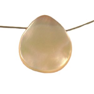 画像2: 貝パーツ 05AA 雫型M 約13×15mm ベージュ 【2ヶ入】 (2)