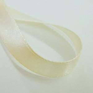 画像2: 中国製片面サテンリボン 《10mm》 クリーム 【2m入】 (2)